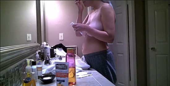 [Image: Voyeur16185093619.jpg]