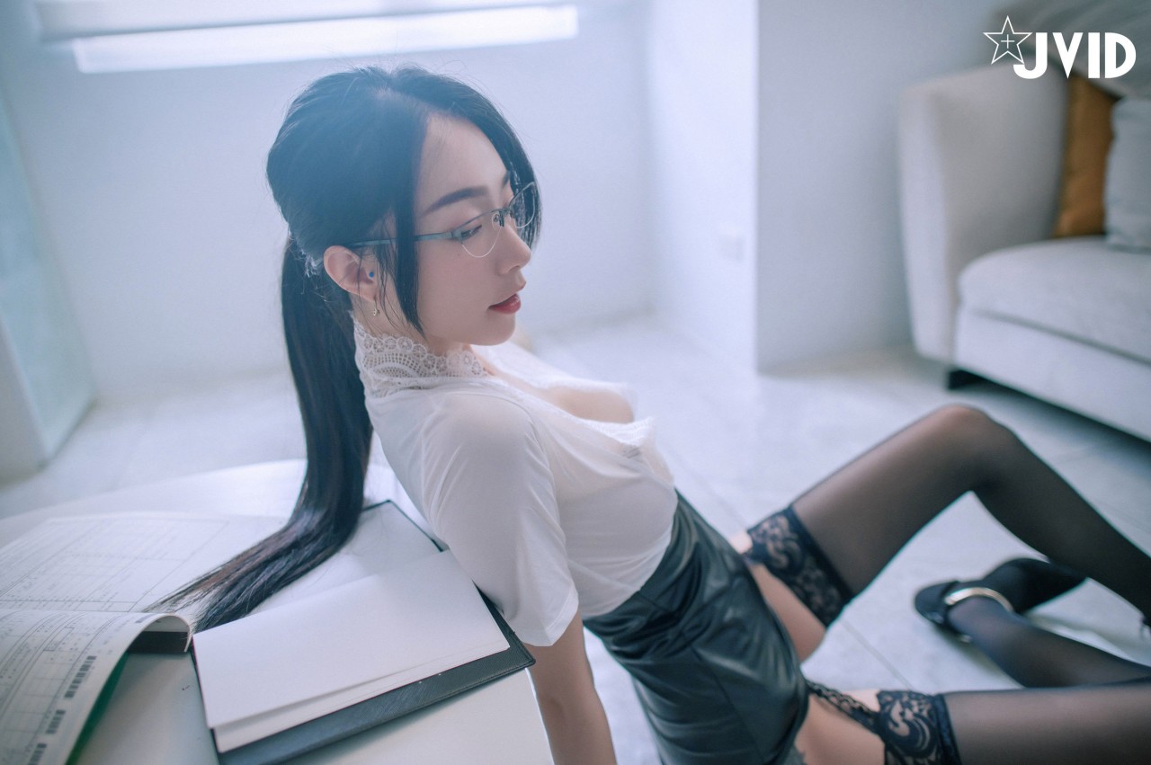 jvid 飘 飘《性感保险业务员》写真作品欣赏，较为性感的风格插图7