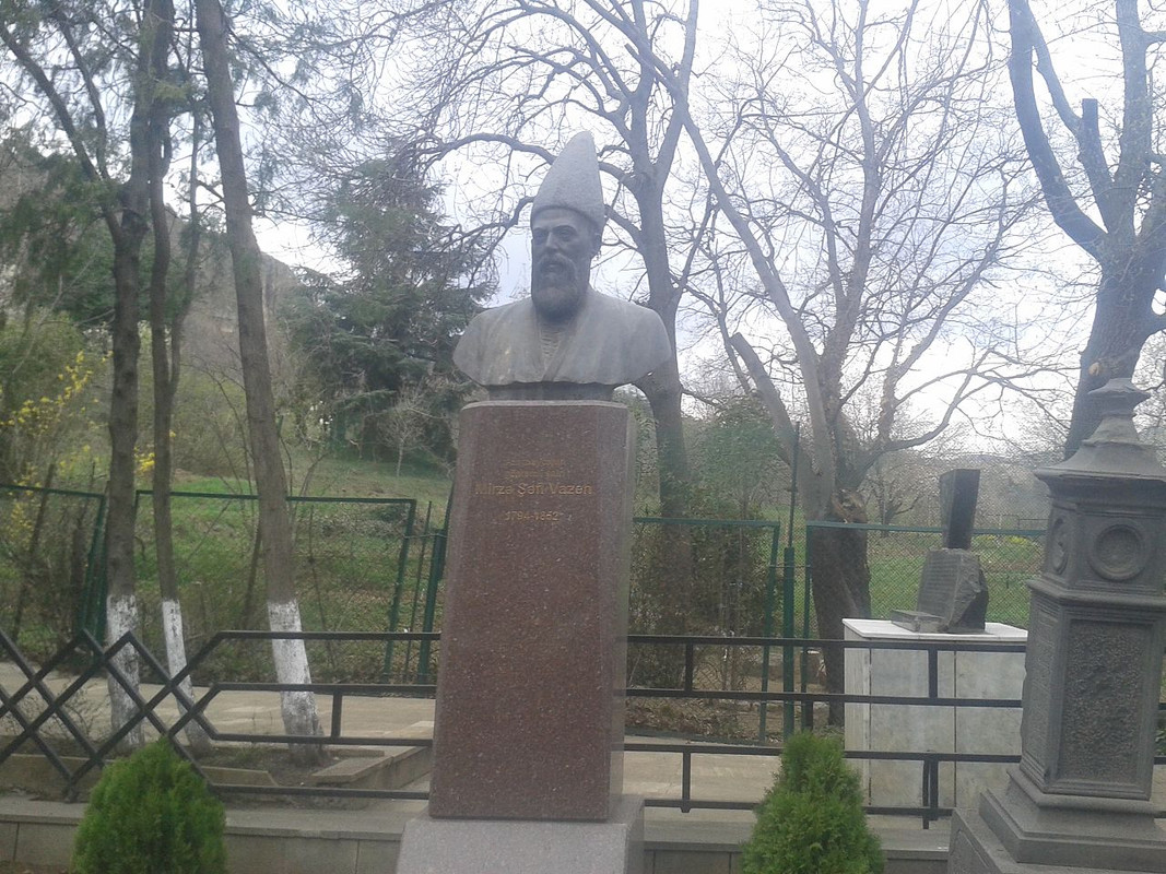 Grave-of-Mirza-Shafi-Vazeh