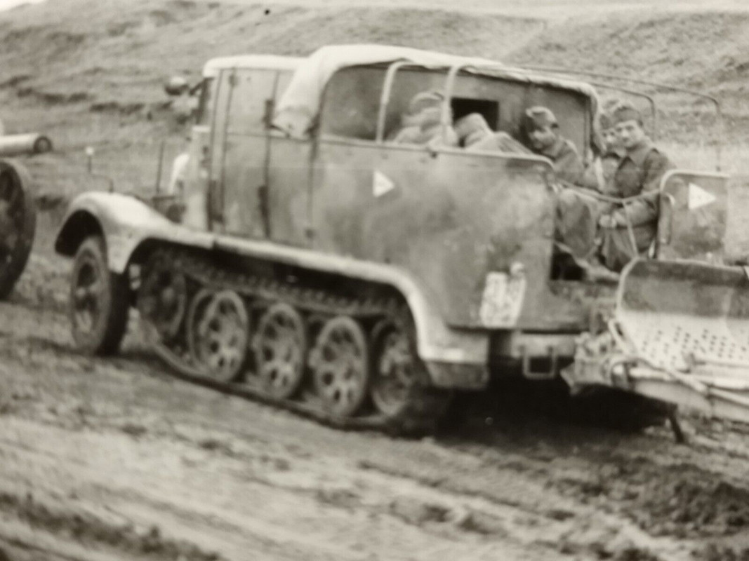 Foto Ungarische Artillerie Soldaten Halbketten Geschutze Besatzung Ostfront1