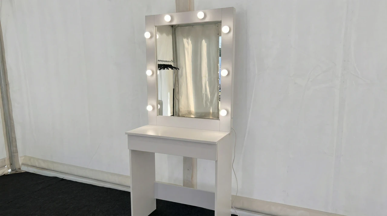 Аренда гримерного столика - ракурс 2