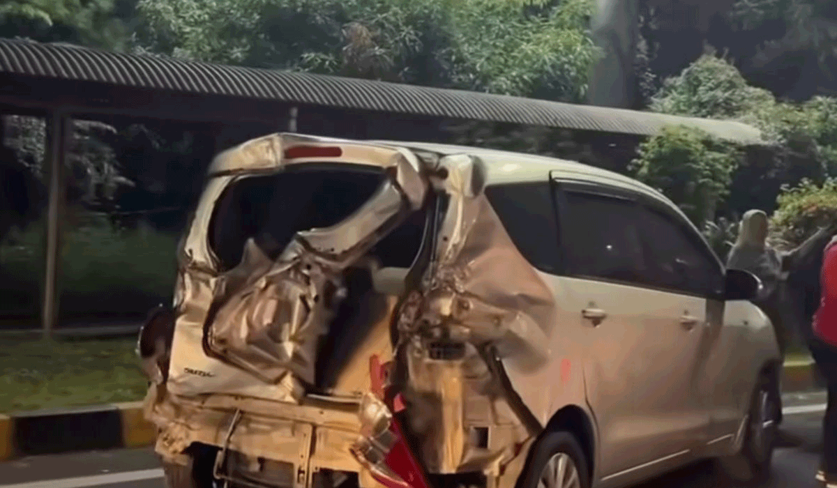 Rem Blong Picu Kecelakaan Beruntun di Exit Tol Bekasi, Semua Selamat!
