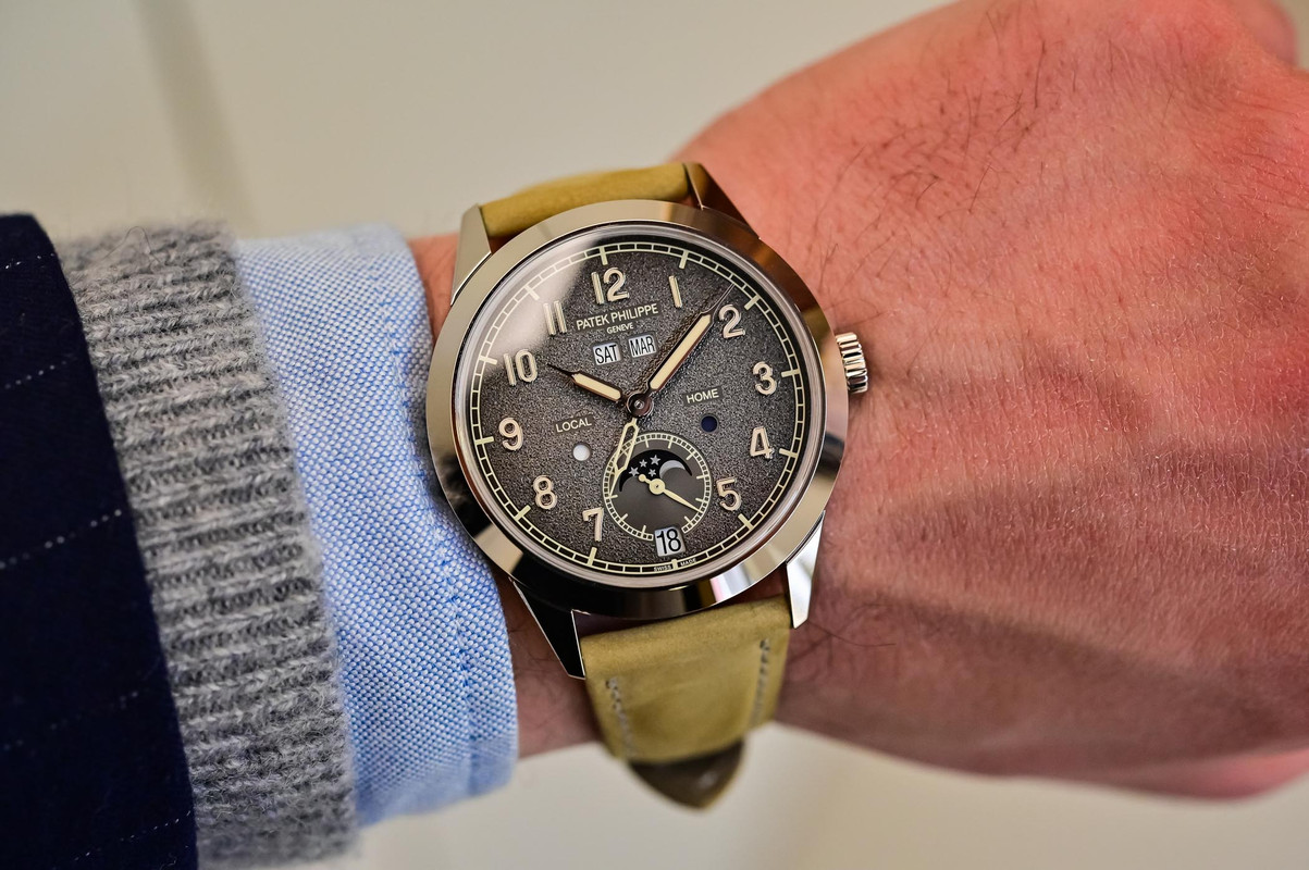 Patek Philippe Complications Annual Calendar Travel Time 5326g 001