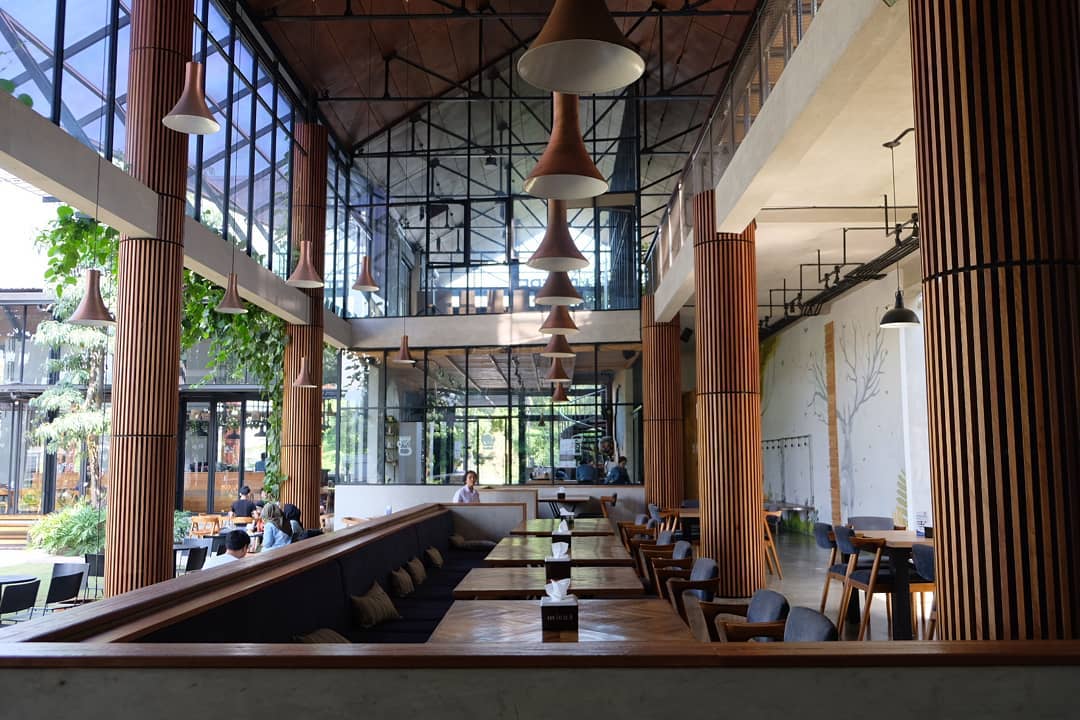Desain ruangan di Kafe Kalpa Tree