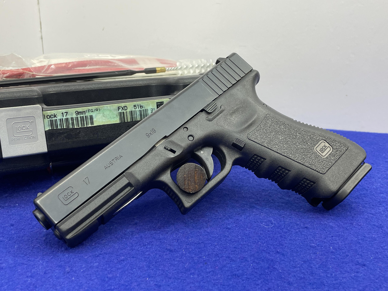 Glock 17 Gen 3 9mm 4.49" Black *WORLD FAMOUS GLOCK SEMI-AUTO RELIABILITY*-img-0