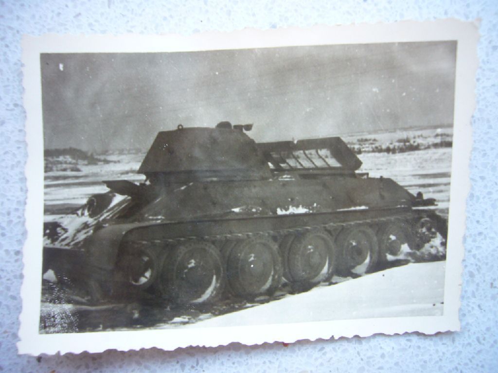 Foto Russland - zerstörter russischer PANZER Typ T 34