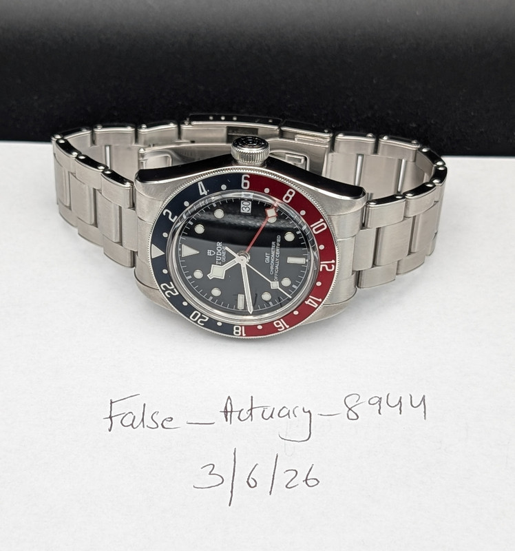 PXL 20260305 030807218 PORTRAIT ORIGINAL