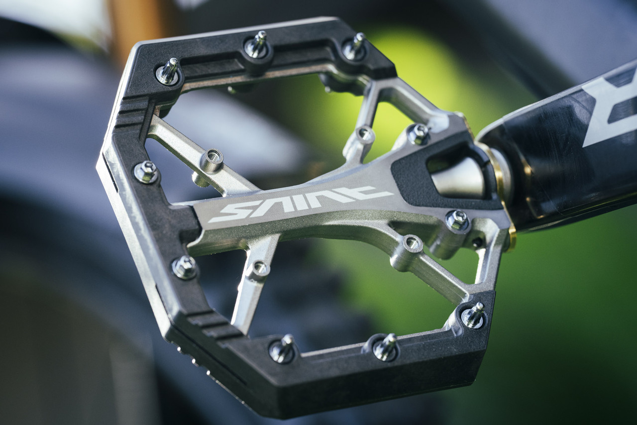 Shimano-Saint-PD-G8040-Flat-Pedals-15.jpg