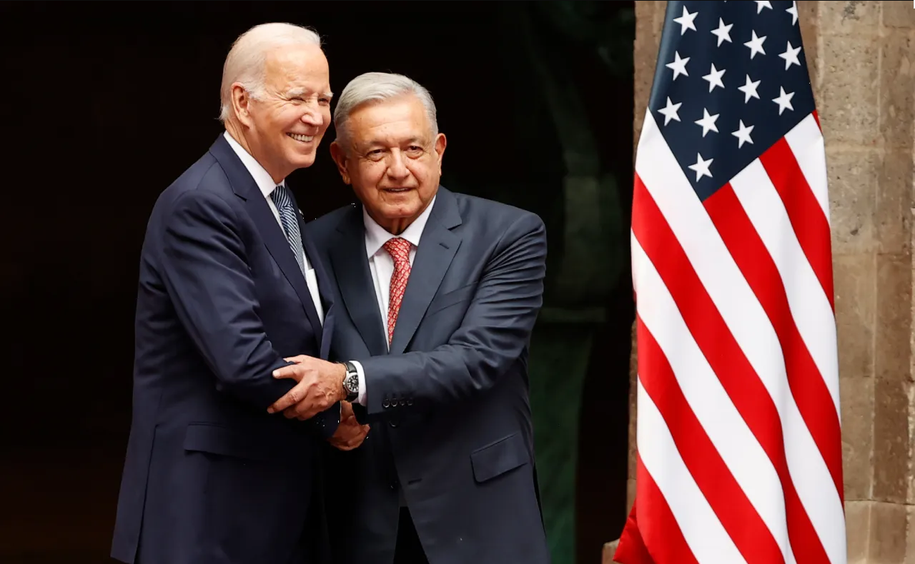 Financial Times apremia a Biden: resurge antidemocracia en México