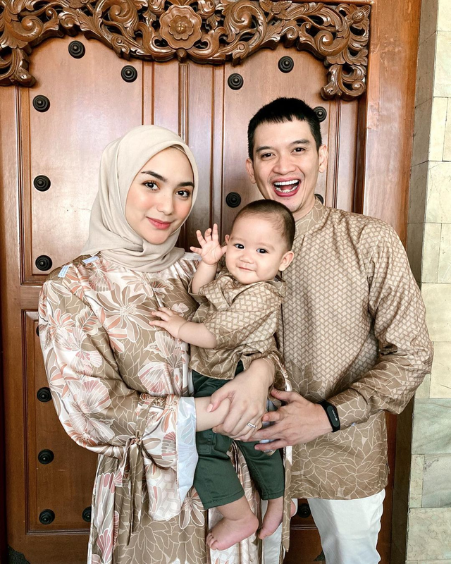 Potret keluarga Citra Kirana di momen Idul FItri