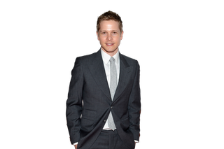 https://i.postimg.cc/J4B0zmgw/7be1f3a85ce0494c55814ff036a505a040-29-matt-czuchry-silo-2x-h473-w710.png