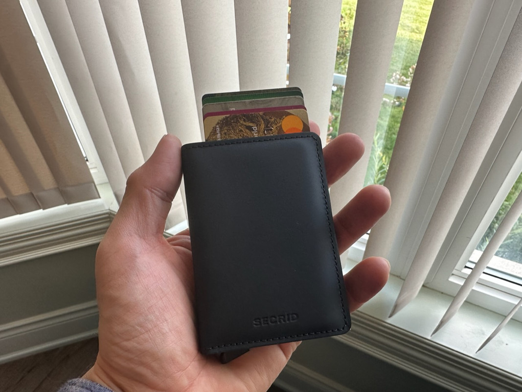 4E32695D-BDB5-4C8F-AC3B-001BD03E82EB