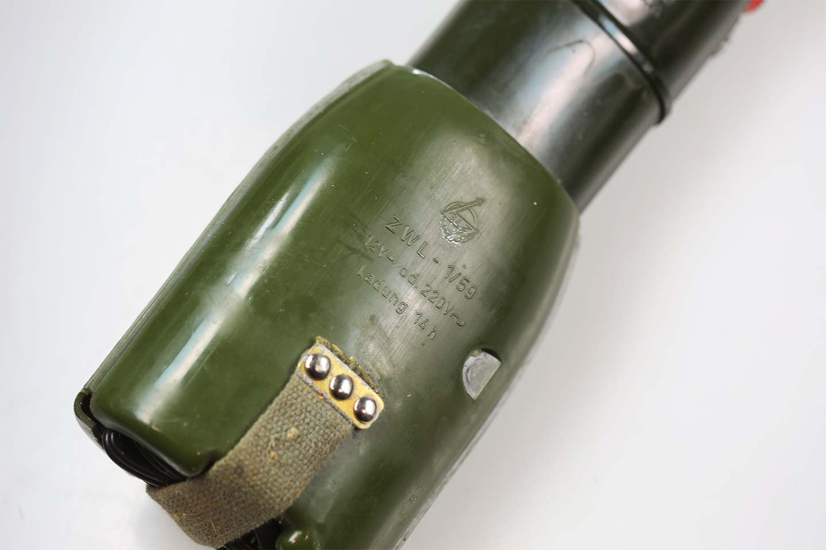 NVA Taschenlampe Foto 5