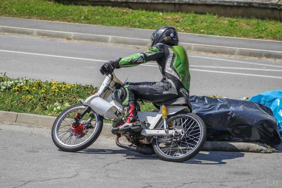 51FBA810-4065-4E9D-BC9B-7F974D843490