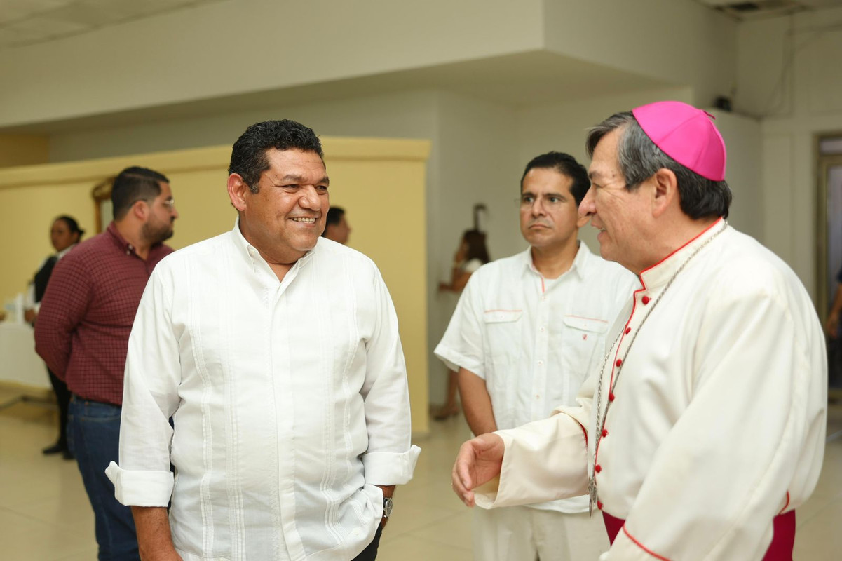 Firma Javier May Compromiso por la Paz y pide anexar documento de Sheinbaum