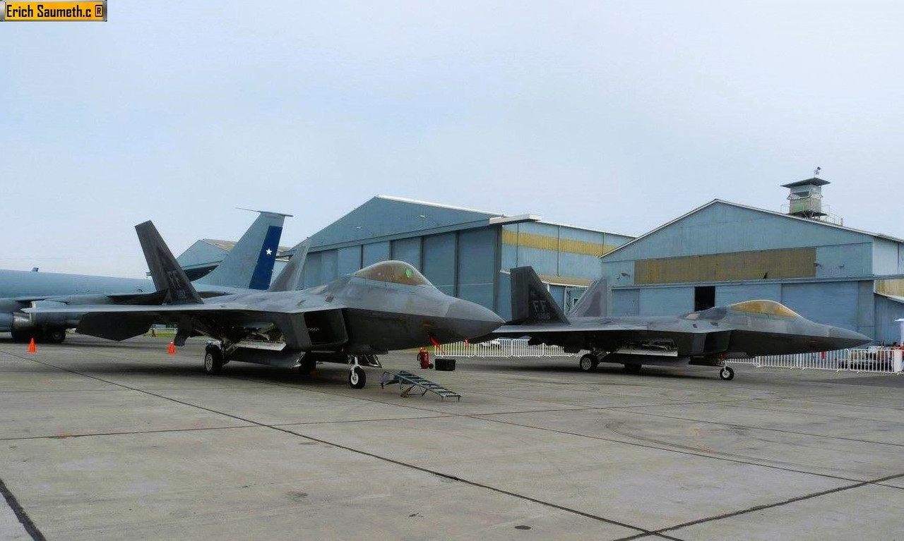 Los aviones ​F-22, B52 y KC-390, principales atracciones de la feria colombiana F-Air 2023