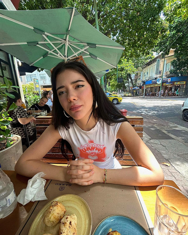 فانيسا رينهارت تخطف الأنظار في جلسة تصوير جديدة  Vanessa-rhd-1718888392476