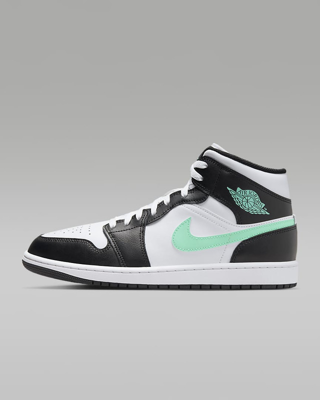 Nike Flash Sale: Members Save Extra 20% on Select Footwear & Apparel Nike Flash Sale: Members Save Extra 20% on Select Footwear & Apparel