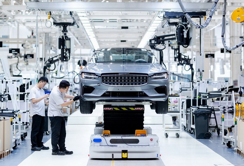 https://i.postimg.cc/J4HTxRfx/polestar-1-usine-production-chine-1024x696-redimensionner-redime.jpg
