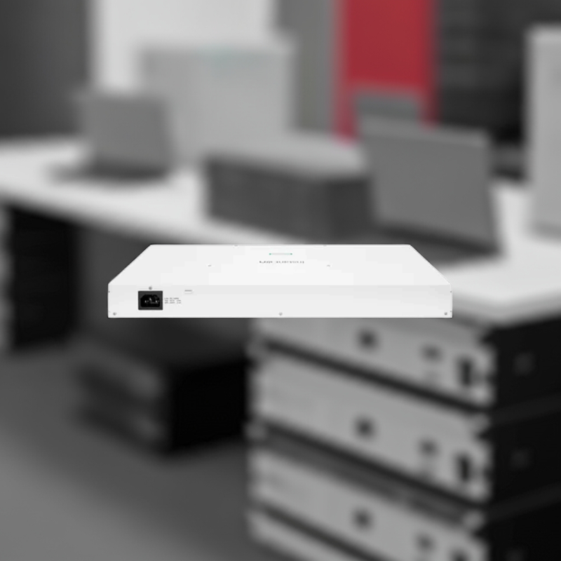 Close-up dos 4 slots SFP+ para fibra de 10G