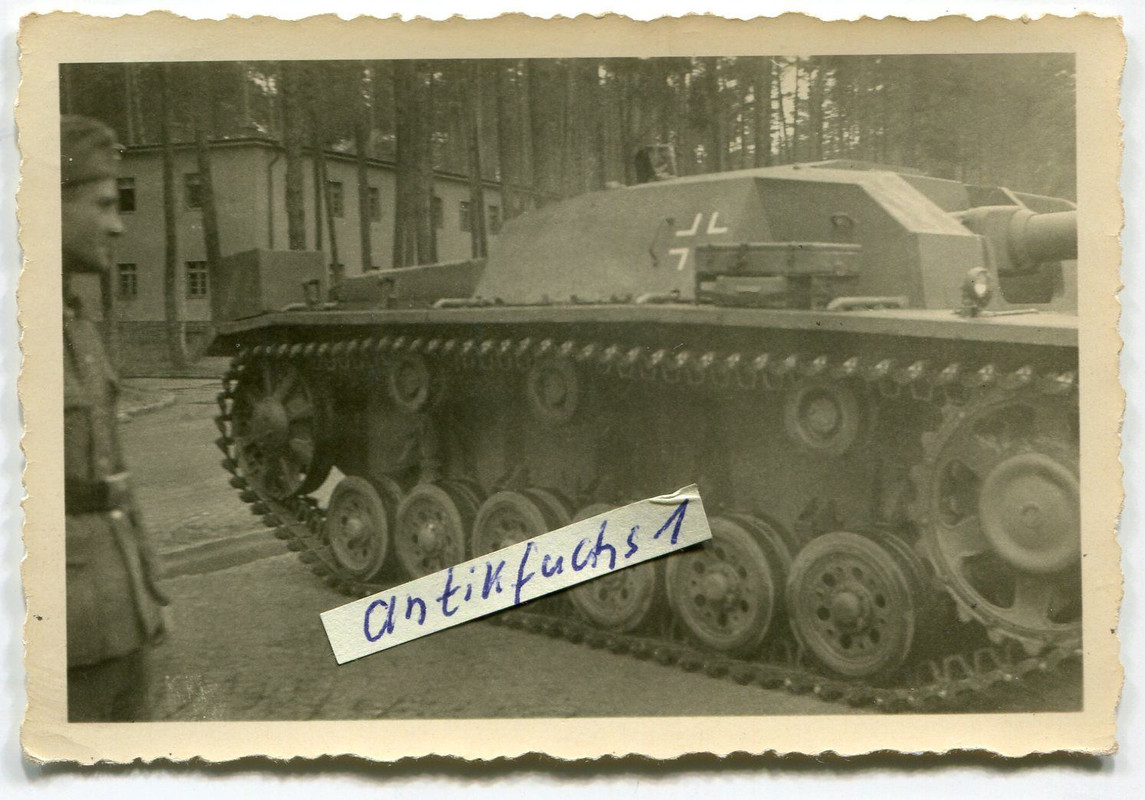 Deutscher Panzer Typ Sturmgeschütz in einer Kase