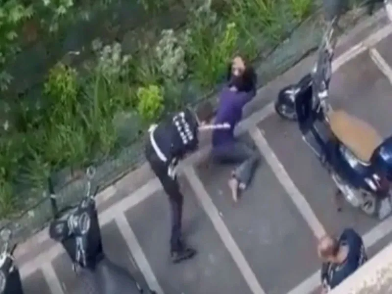 Policías le dan una brutal golpiza a una mujer trans en Italia