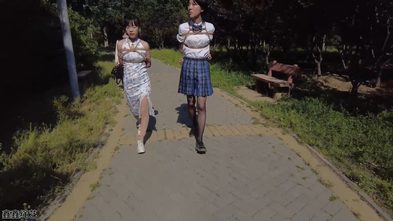 鑫鑫绳艺 带着她们去户外踏青.mp4_20220614_131032.178