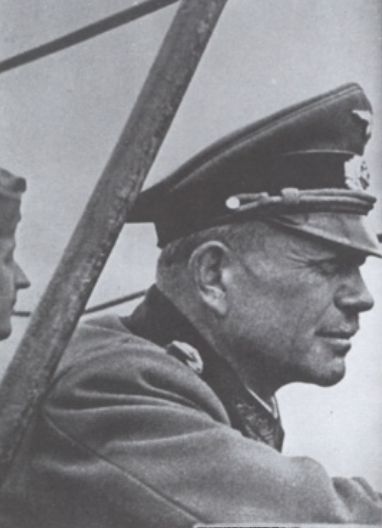Famosa imagen de Guderian en su vehículo de mando durante la campaña de Francia de 1940