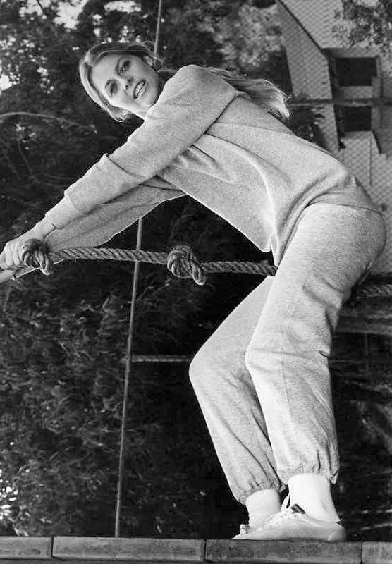 lindsay_wagner_b30