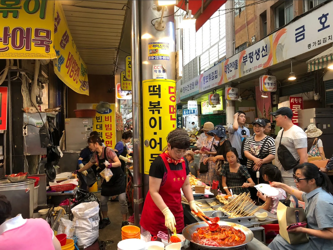 ¿Cuáles son las comidas callejeras más famosas de Corea del Sur?