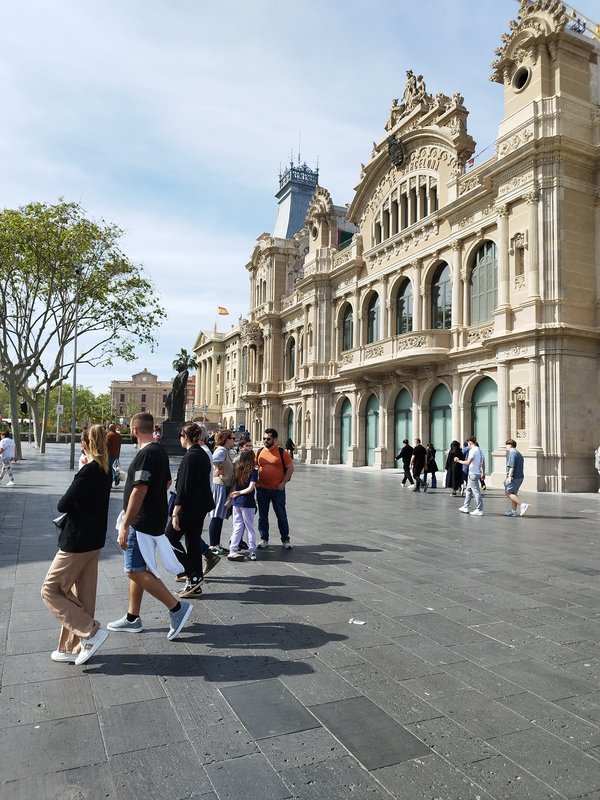 Dia 3. Viernes 19 de Abril. Ramblas y mas. - Barcelona 2025 (27)