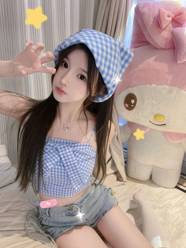 極品蜜桃臀身形曲線實拍展示
