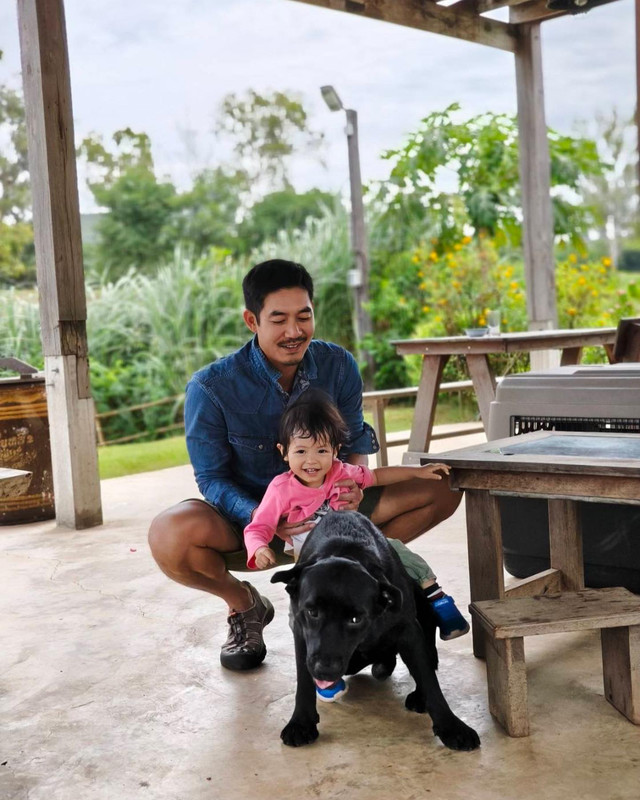 vikkiiexplorer-1726637472-3459608325195946693-54255420614