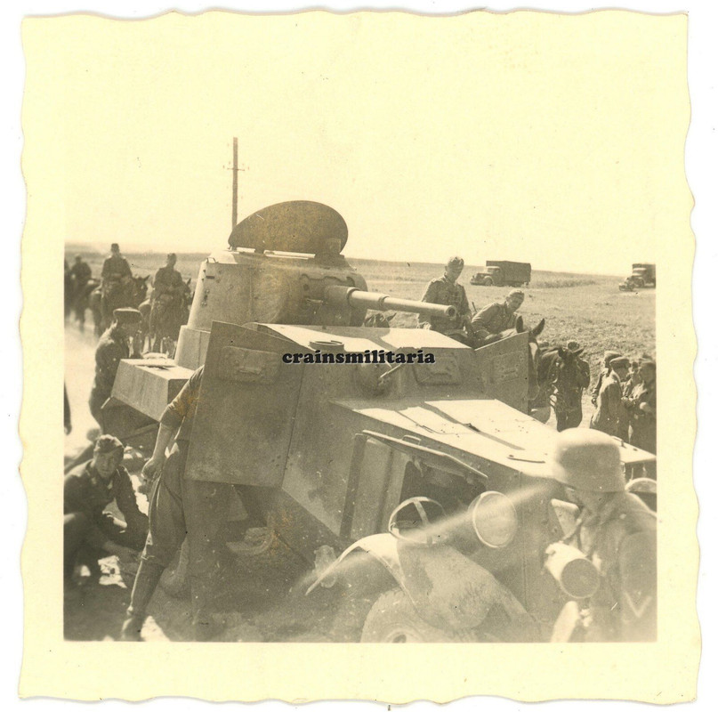 Orig. Foto russ. Beute Panzerspähwagen Wrack BA-10 Panzer in der Ukraine 1941