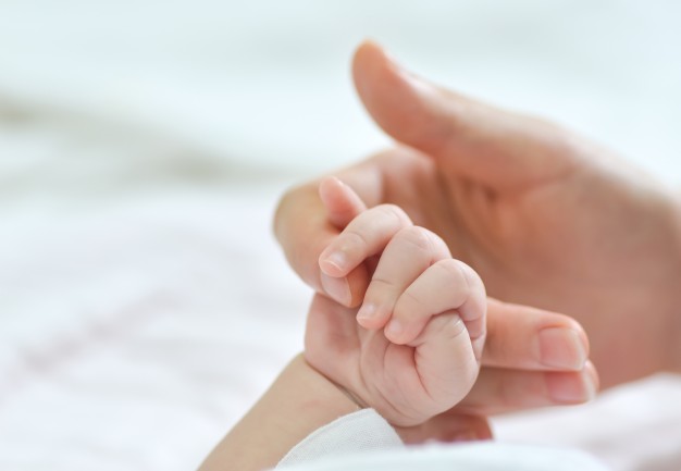 holding-hands-1112-1531