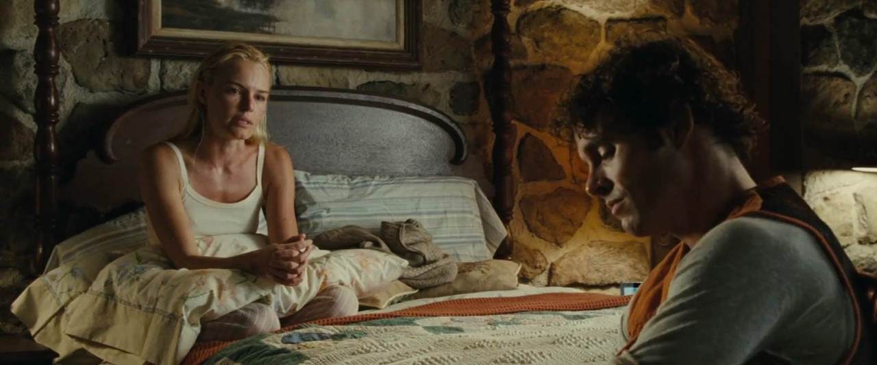 Straw Dogs 2011 BluRay [Hindi + Tamil + English] 480p, 720p ESub Screenshot