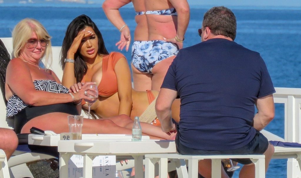 Chloe-Khan-upskirt-STARS-com-1024x683-29