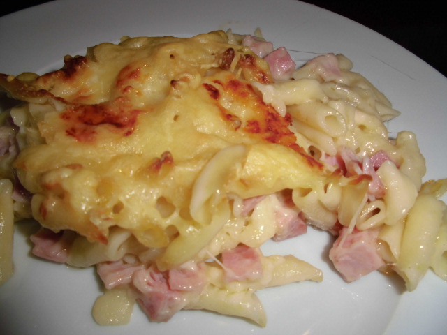 Schinkennudeln mit dreierlei Käse Schinkennudeln mit dreierlei Käse