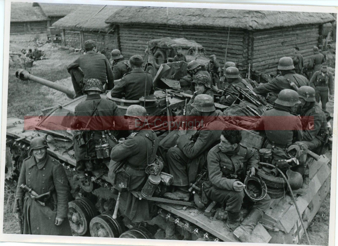 Russland StuG Sturmgeschütz Panzer Panzergrenadi