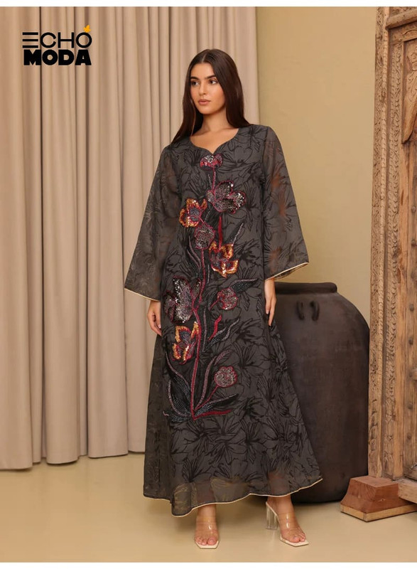 عبايات استقبال: فخامة هادئة تناسب كل تجمع