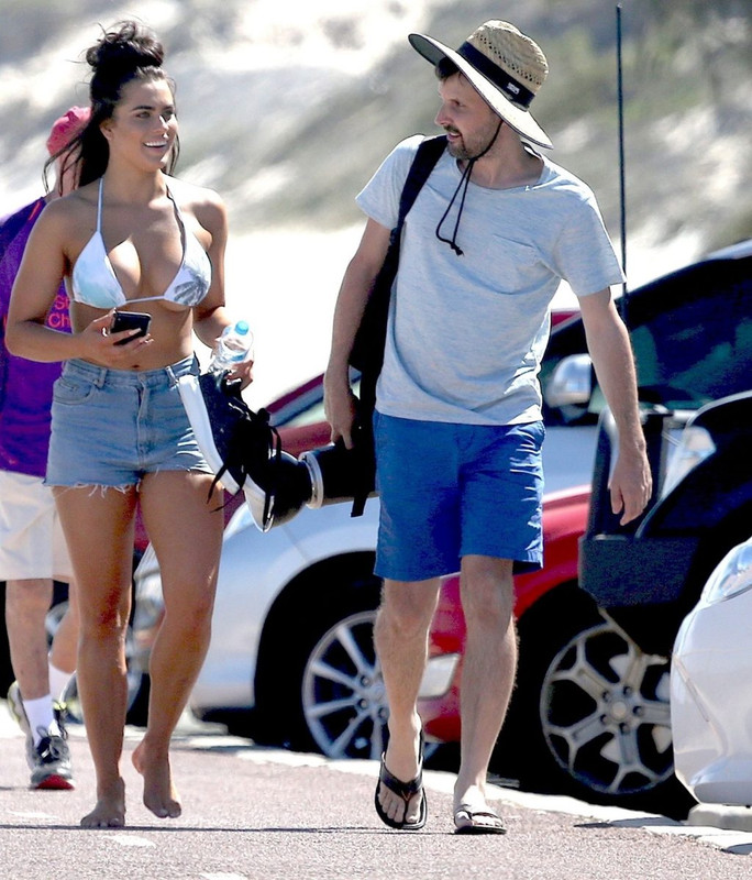 Holly-Young-Upskirt-STARS-com-56