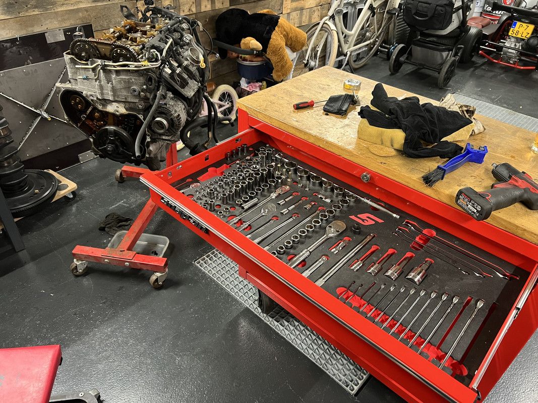 12D075B8-F3E3-4845-B03B-6AB46FAA8A3C