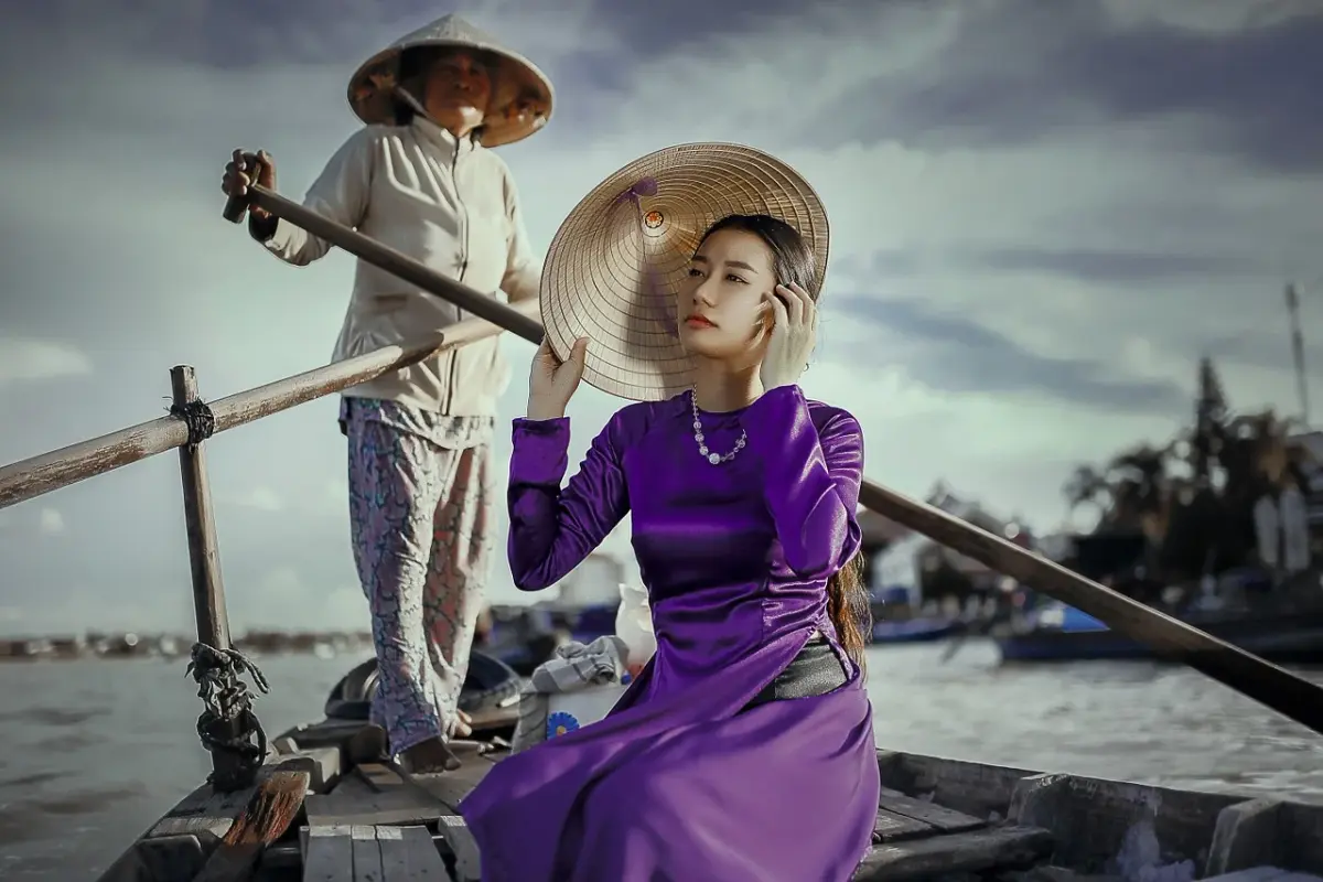 purple-lady-983959-1280.webp