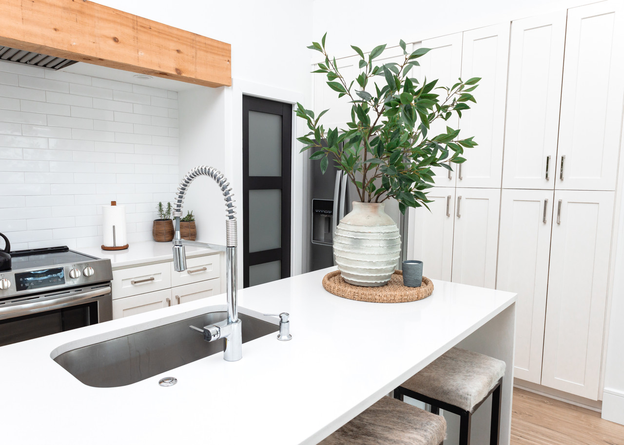 Neutral on Burgundy - Image 6