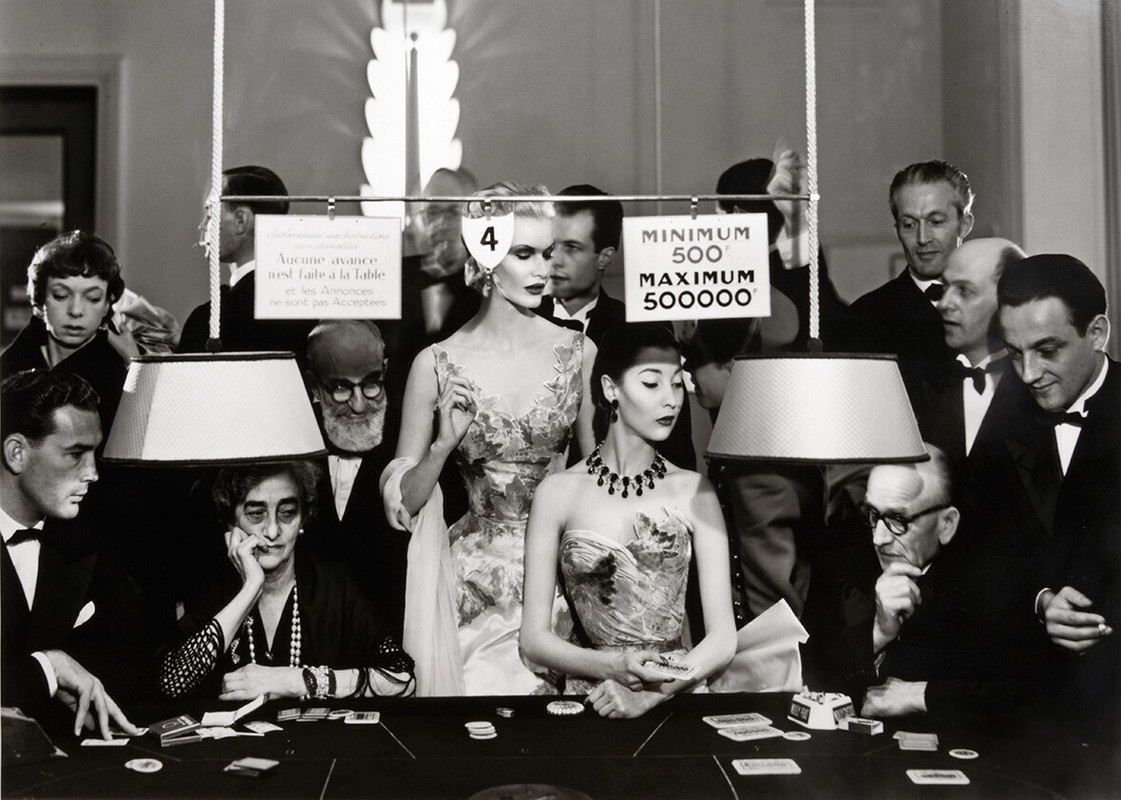 https://i.postimg.cc/J4W1p2sg/sanni-kharnett-i-alla-vechernie-platya-ot-balmain-casino-le-touquet-avgust-large.jpg