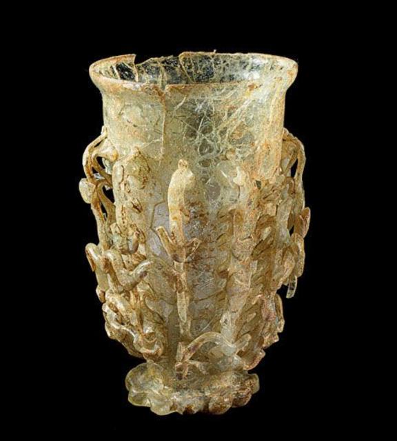 Begram-glass.jpg