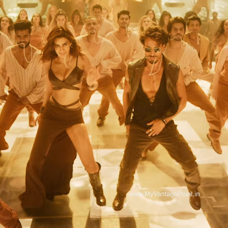 hum-aaye-hai-song-screenshots-from-ganapath-movie