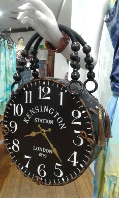 clock-handbag.jpg