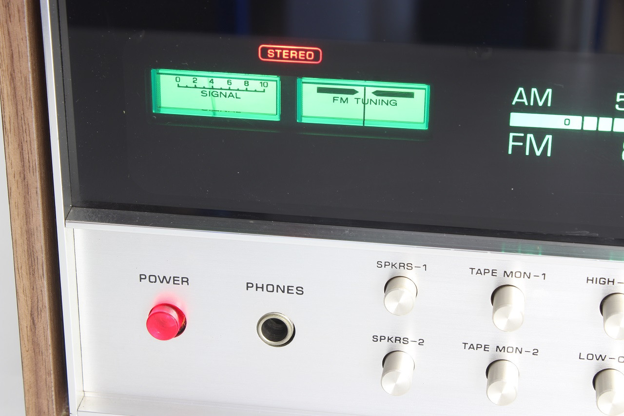 [Bild: Harman-Kardon-930-Stereo-Netz.jpg]