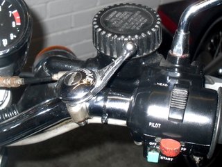 Choke lever location